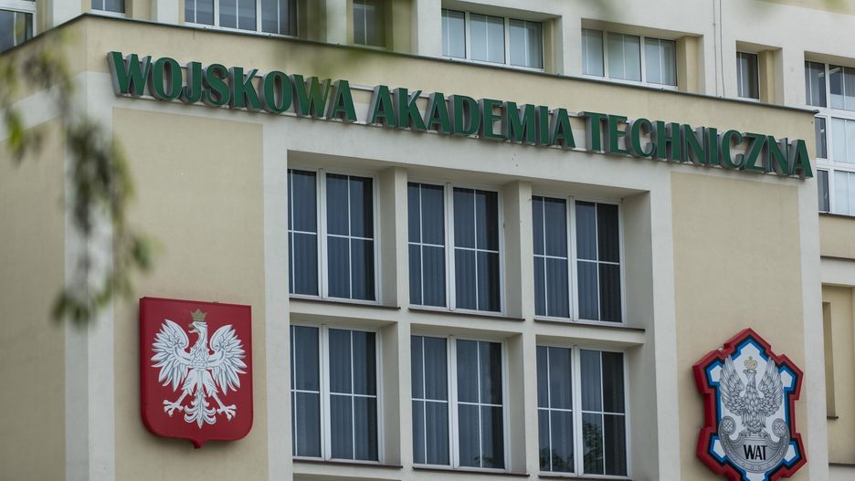 Studenci WAT o wtorkowych zajęciach: "nie ma taryfy ulgowej"