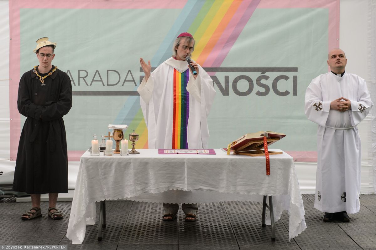 Odprawił "tęczową mszę" na Paradzie Równości. Szymon Niemiec usłyszał zarzut obrazy uczuć religijnych