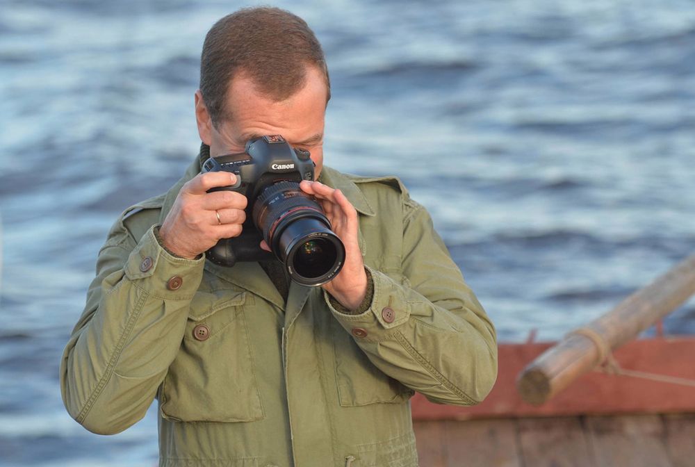 Miedwiediew wpadł przez grzybki. Oto, co zobaczył dron