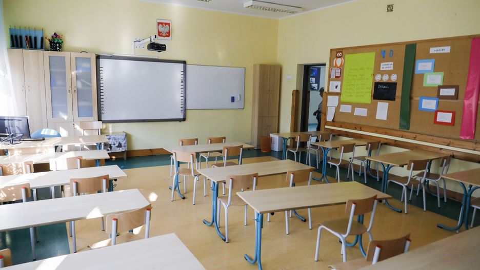 Szkoły zamknięte, nauczanie odbywa się zdalnie 
