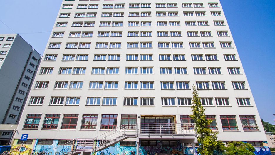 W przejętych akademikach T-16 Tower i T-19 Piast znajdzie się miejsce dla 960 osób skierowanych na kwarantannę.