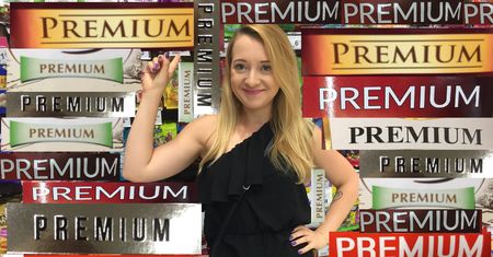 Uważaj na napis "premium" na opakowaniu. Ten chwyt marketingowy stosuje się nawet przy kostkach do WC