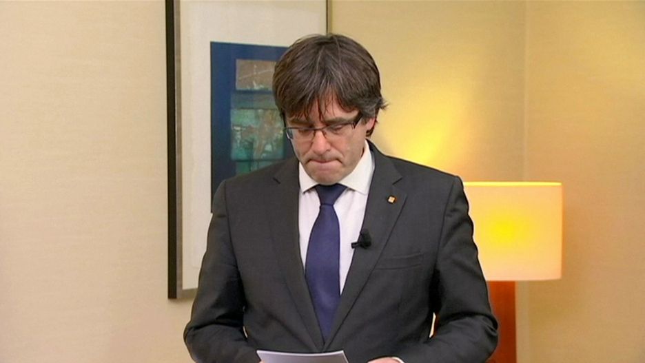 Carles Puigdemont uciekł do Belgii wkrótce po przejęciu przez Hiszpanię kontroli nad Katalonią