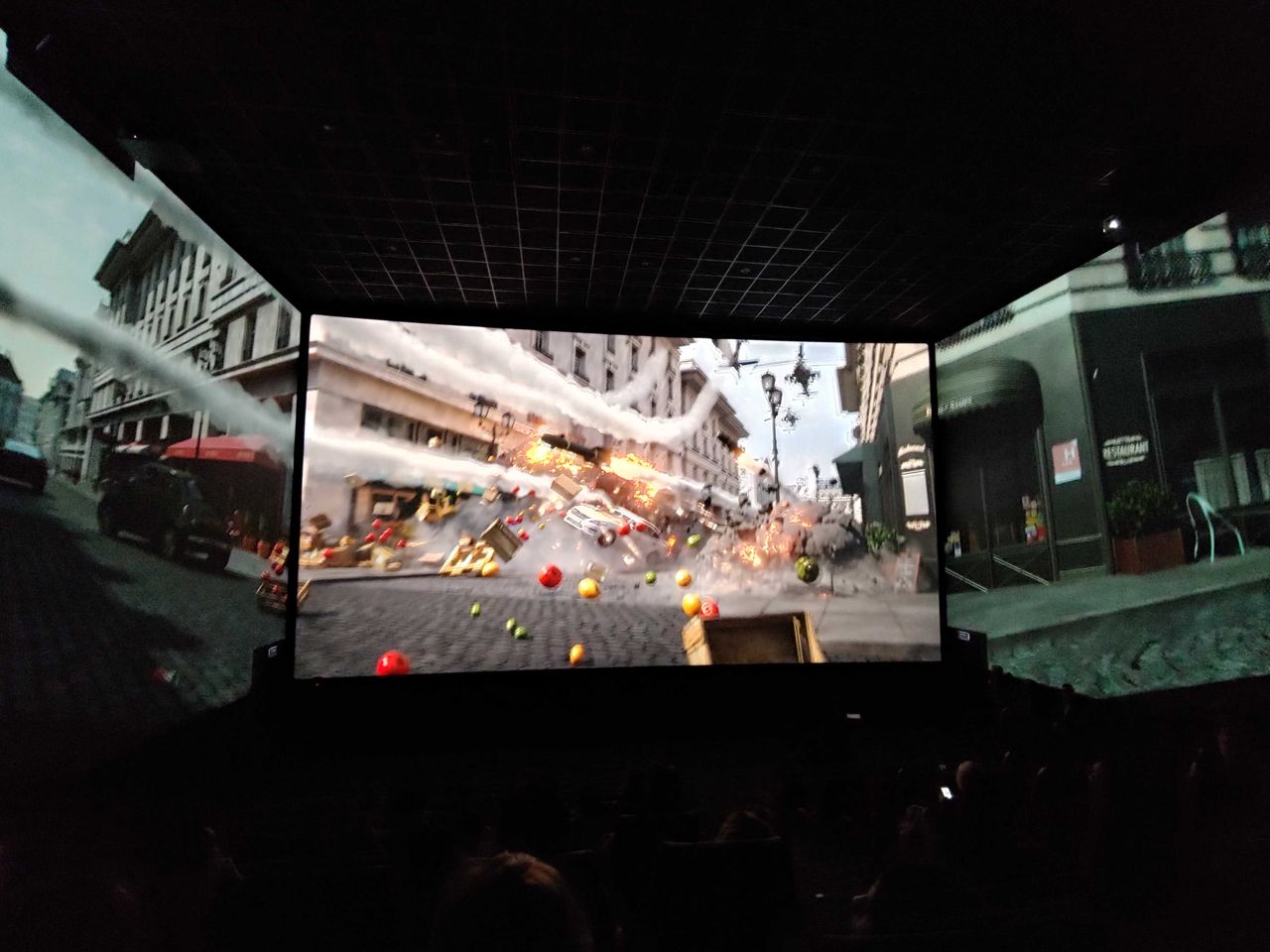 Oto Screen X. Byliśmy w najnowszym kinie w Polsce z ekranem 270 stopni