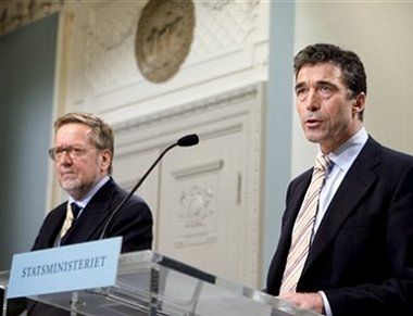 Premier Rasmussen: sprawa karykatur wywołała "globalny kryzys"