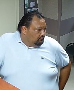 Poznań: agresywny pacjent zaatakował ratownika. Policja wyznaczyła nagrodę za jego wskazanie