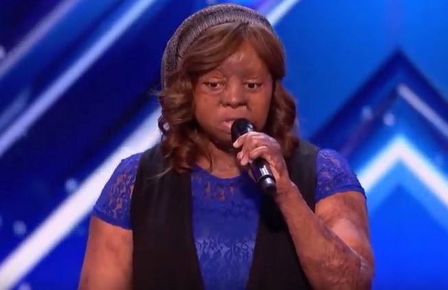 Kechi Okwuchi na scenie "Mam talent"