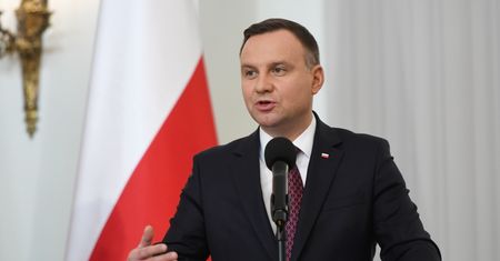 Zakaz handlu. Prezydent Andrzej Duda: "to czasem jest uciążliwe, także i dla mnie"