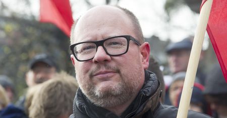 Dyskusja o śmierci Adamowicza. Jezuita do księdza: jak umrzesz, to też Cię wspomnę