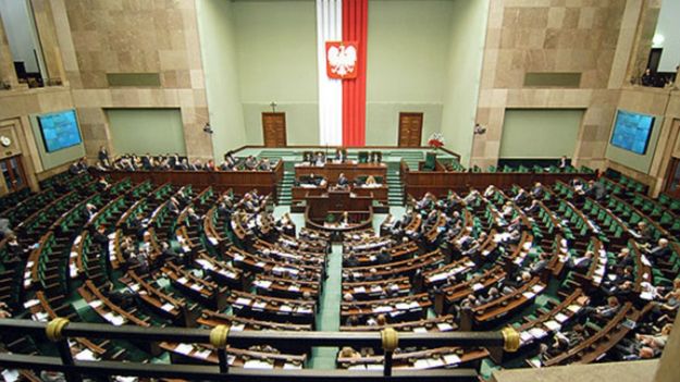 Sejm przyjął w czwartek ustawę zamrażającą ceny prądu w 2019 roku