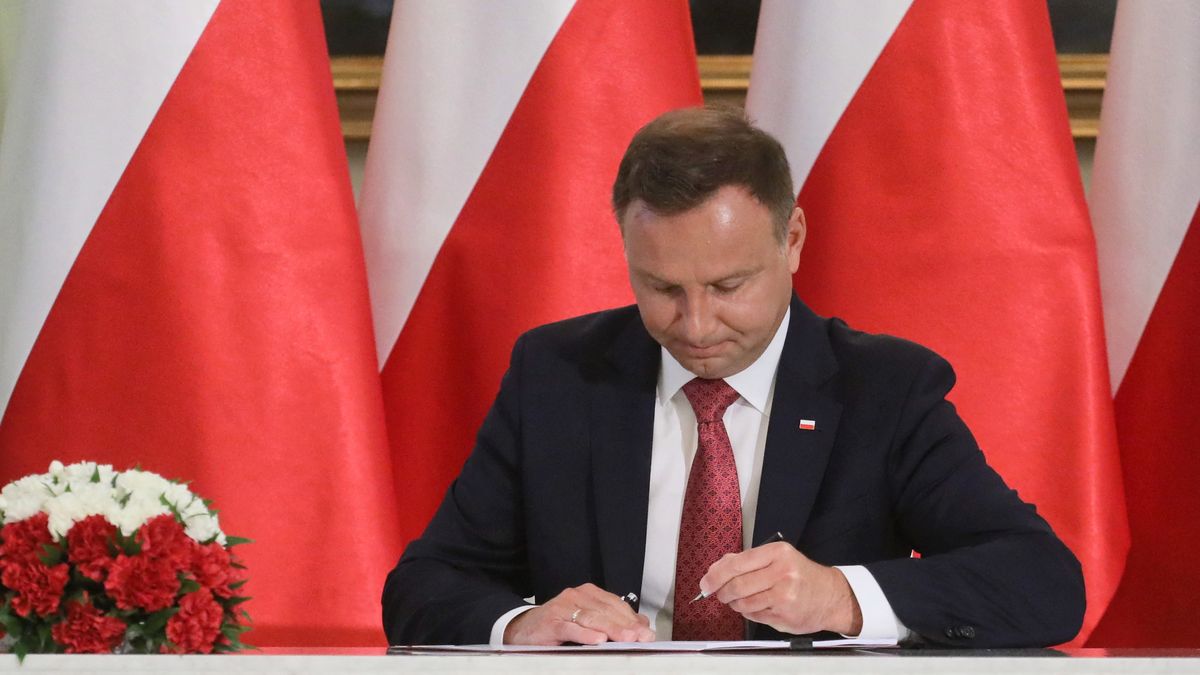 Prezydent Andrzej Duda podpisał ustawę ws. zablokowania podwyżek cen prądu