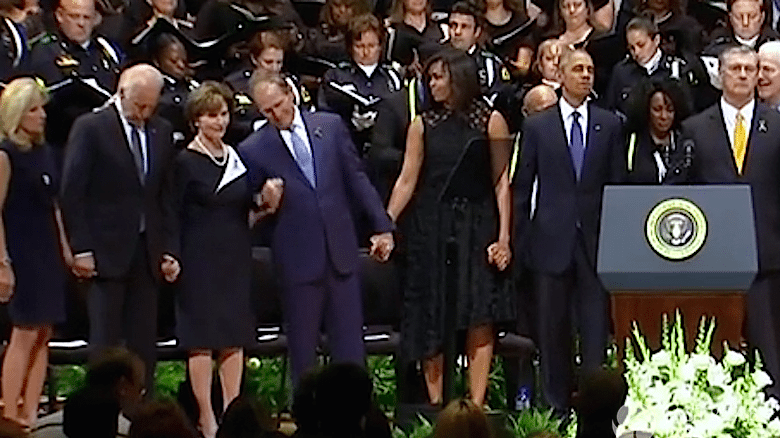 Pijany prezydent George W. Bush na pogrzebie