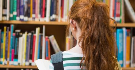 Studentka bez matury na poznańskiej uczelni. Kanclerzem jest jej ojciec