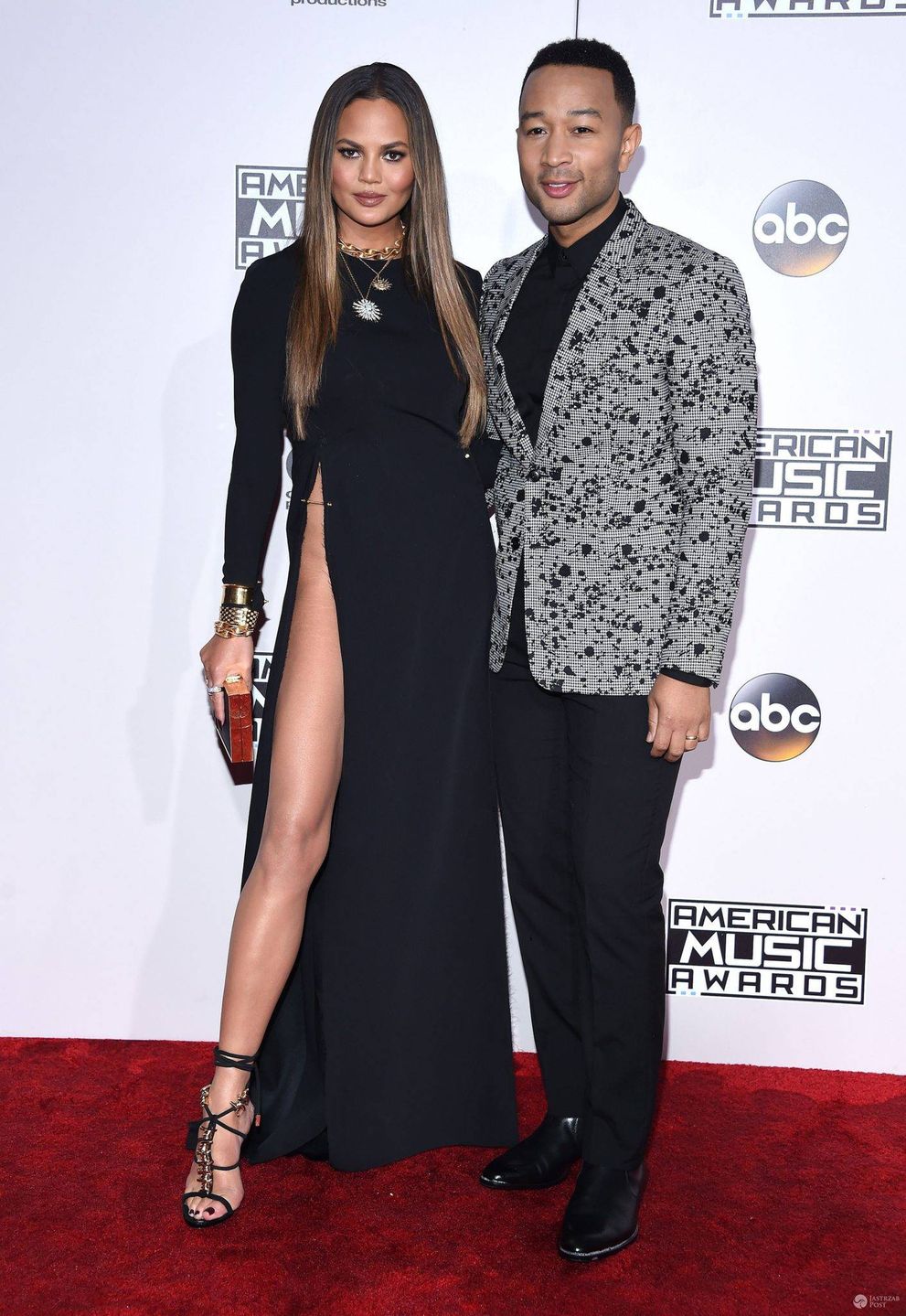 American Music Awards 2016-John Legend_Chrissy Teigen