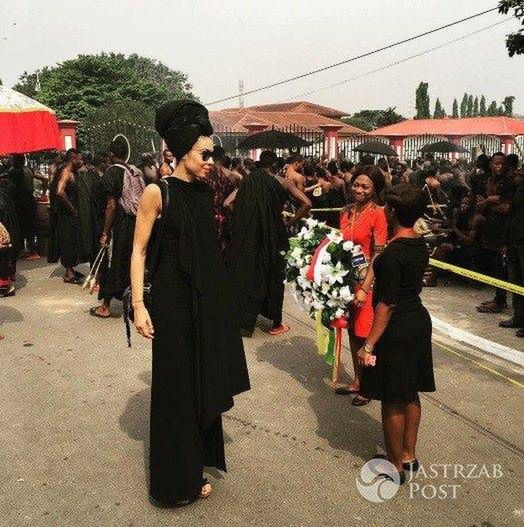 Omenaa Mensah na pogrzebie