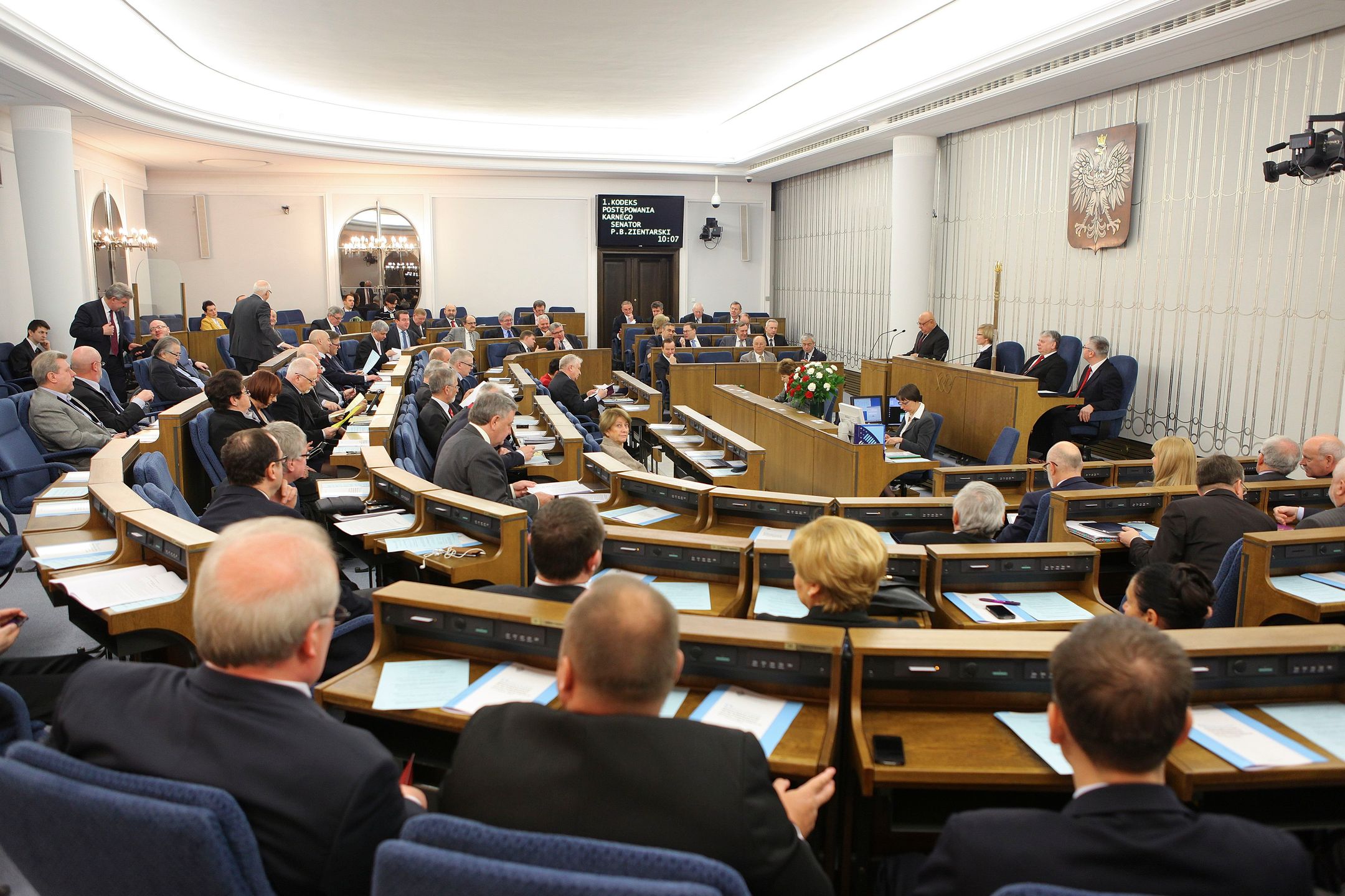 Senatorzy będą mieć nowe auta. Za pół miliona złotych