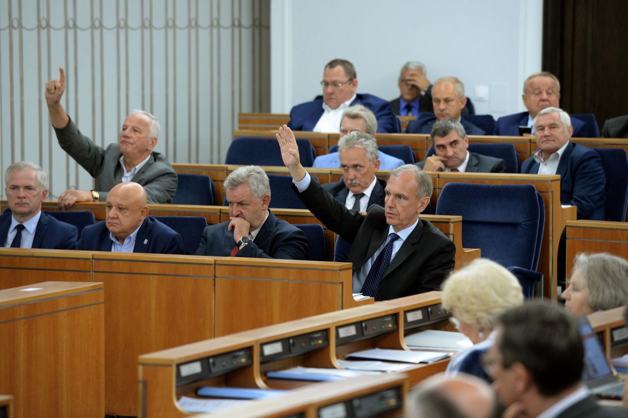 Senat przyjął nowelizacje ustaw o sądach i KRS