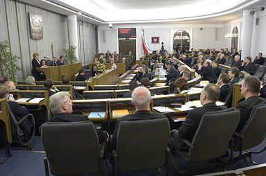 Senat debatuje nad budżetem