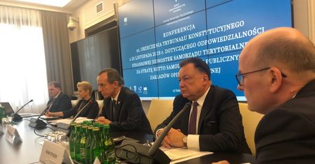 Szpitale toną w długach. Samorządy odetchnęły z ulgą po wyroku TK: nie muszą ich spłacać