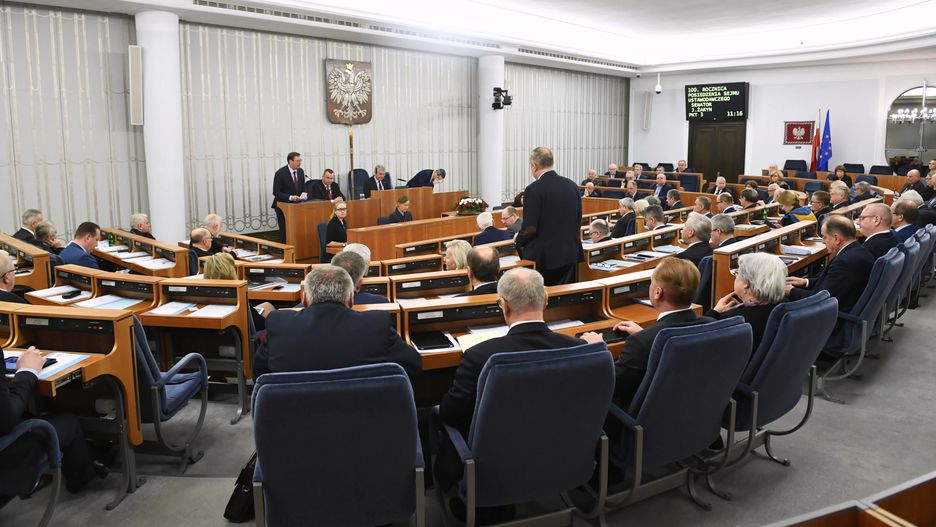 Senat przyjął uchwałę upamiętniającą zamordowanie prezydenta Pawła Adamowicza w wersji zaproponowanej przez PiS