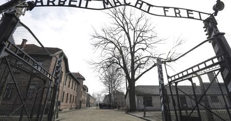 "Lekcje od Auschwitz" pod lupą internautów. Krytykują program wycieczki