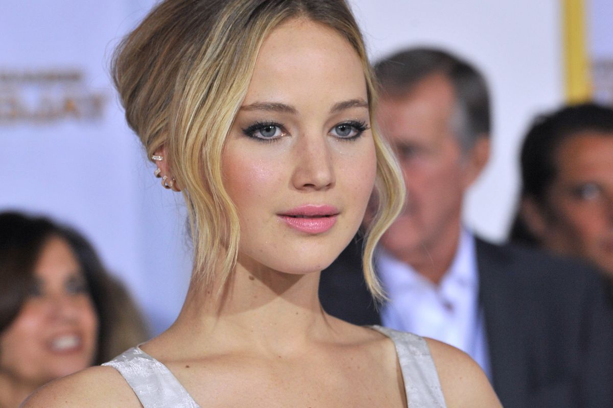 Stylistki pokazały suknię Jennifer Lawrence z przyjęcia zaręczynowego. Post szybko zniknął