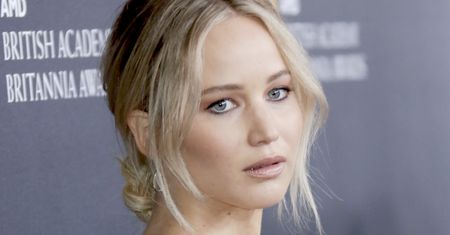 Jennifer Lawrence - hot pink