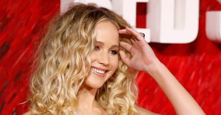 Wszyscy patrzyli tylko na Jennifer Lawrence. W zjawiskowej sukni dekolt sięgał pępka