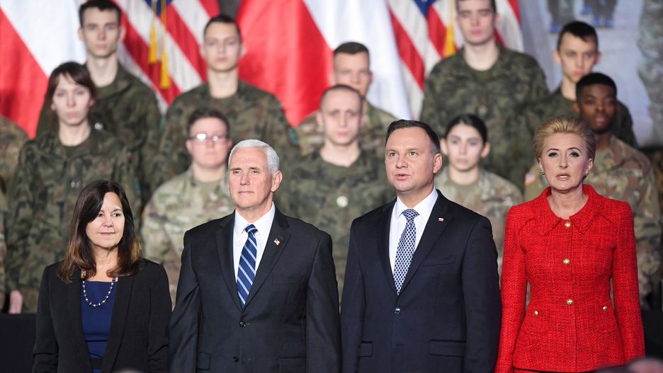 Mike Pence i Andrzej Duda z żonami w Warszawie