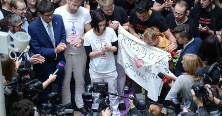 Premier Beata Szydło nie spotka się z rezydentami. Rzecznik rządu: teraz pracuje zespół ekspertów