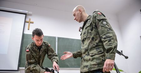 Studenci wrócą do wojska. "To świetna decyzja"