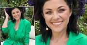 Kasia Cichopek w lawendowym wieńcu na głowie. Promienny uśmiech i zgrabne nogi skutecznie przyciągnęły uwagę fanów