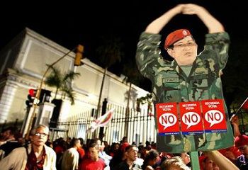 Prezydent Chavez przetrwał referendum