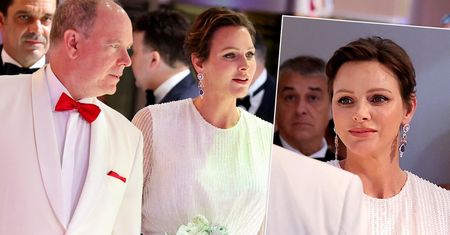 Odmieniona Charlene na balu. Odważna kreacja odsłoniła sporo ciała najsmutniejszej księżnej. I jeszcze ten uśmiech!