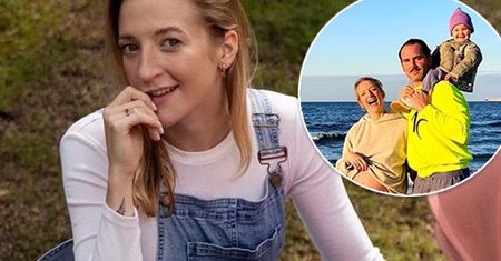 Lara Gessler pokazała nowe zdjęcie Neny. Zawadiacko nałożona czapeczka i rozbrajający uśmiech rozczulają. Mała to kopia Piotra Szeląga