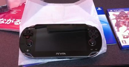 Playstation Vita ukazała się w Japonii