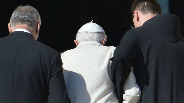 Papież Benedykt XVI ustępuje z urzędu