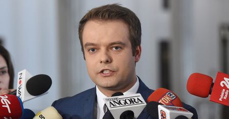 Bochenek odpiera "atak" dziennikarzy: PO obiecywała przyjąć każdą liczbę uchodźców