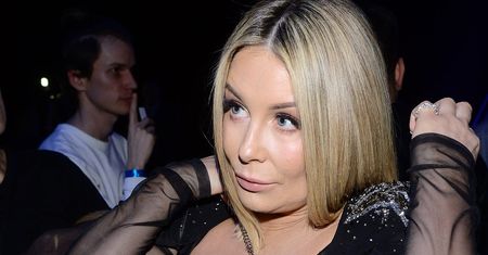 Ciężarna Małgorzata Rozenek w łóżku z mężem