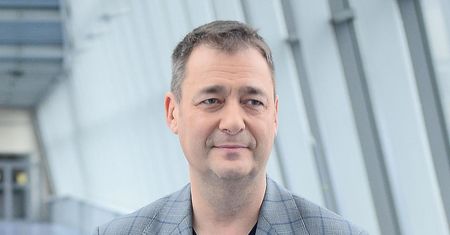 Emilian Kamiński czeka na powrót Jacka Rozenka do teatru. "Jacek to wojownik"