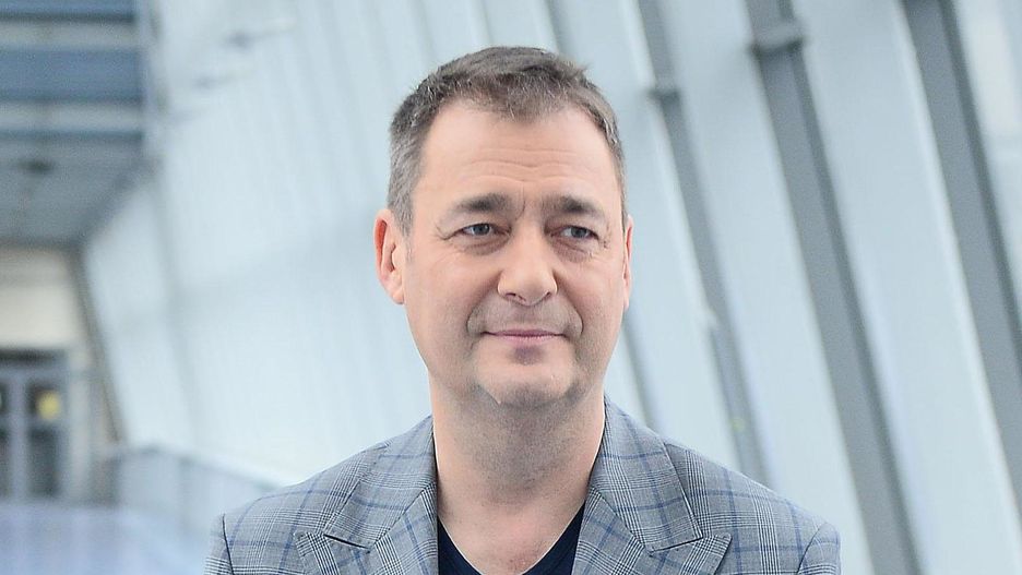 Jacek Rozenek, w powrocie do zdrowia po udarze, jest wspierany przez Emiliana Kamińskiego.