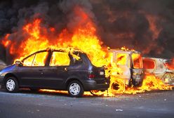 Zadziwiająca reakcja władz Szwecji na serie podpaleń samochodów