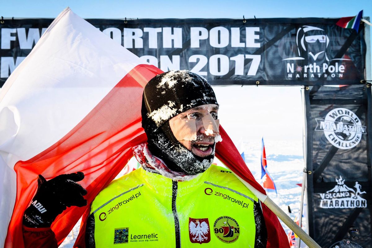 Silna zamieć unieruchomiła maratończyków na Antarktydzie. Wśród uwięzionych Polacy