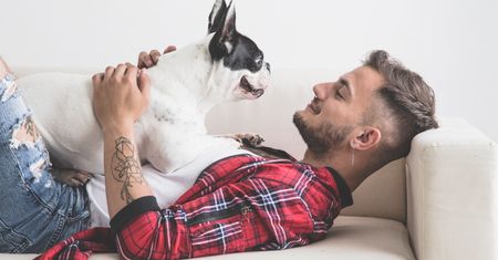 Życzenia na Dzień Mężczyzn – zabawne wierszyki i krótkie wiadomości SMS dla wszystkich mężczyzn