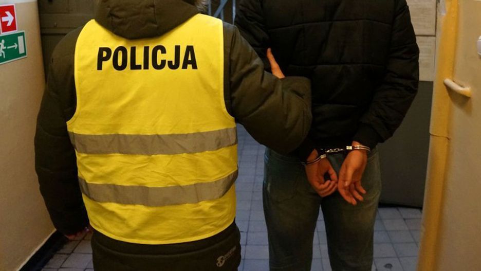 Bytom. Zarzut usiłowania zabójstwa dla 19-latka za atak na policjantów