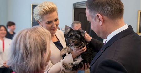 Para prezydencka pożegnała swoją kucharkę. Dostała uroczy prezent