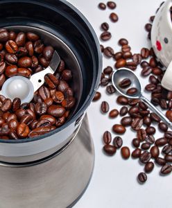 Jak zmielić kawę do ekspresu ciśnieniowego, a jak do przelewowego?