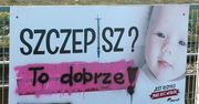 Łódź bojkotuje antyszczepionkowców. Ktoś zamazuje ich plakaty