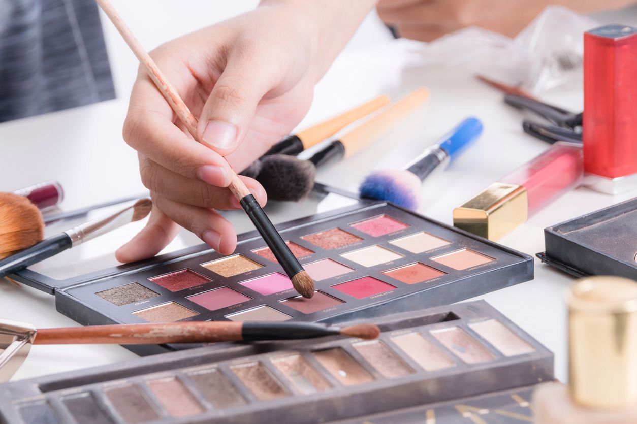 Palety do makijażu – nie tylko dla profesjonalistów