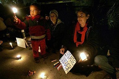 Stracono czterokrotnego mordercę mimo protestów